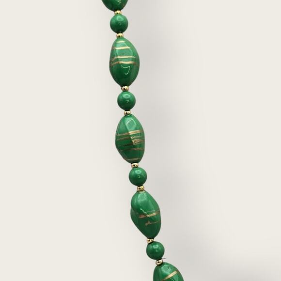 Green Marbled Beaded Necklace – Faux Malachite Vintage Jewerlry - Picture 2 of 7